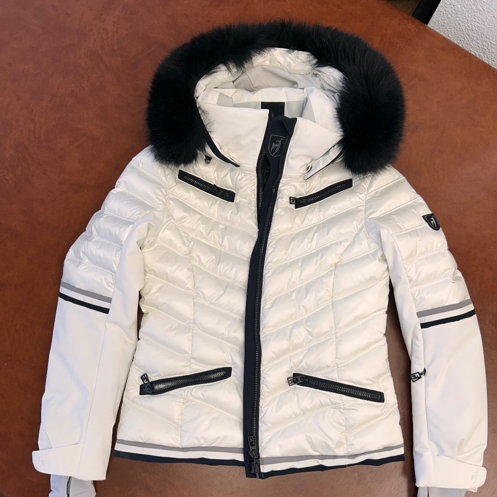 Toni Sailer Annie women's ski jacket SZ 38.(medium)  NWOT